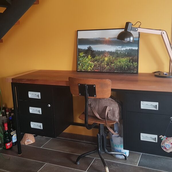 Bureau sur mesure sous escalier