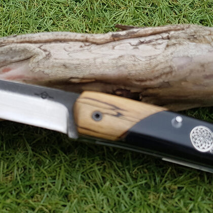 Lame en acier Sandwich Inox Notrocut NCV60/304L, Plaquette G10, Manche en Hêtre échauffé