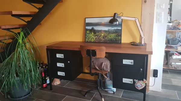 Bureau sur mesure sous escalier
